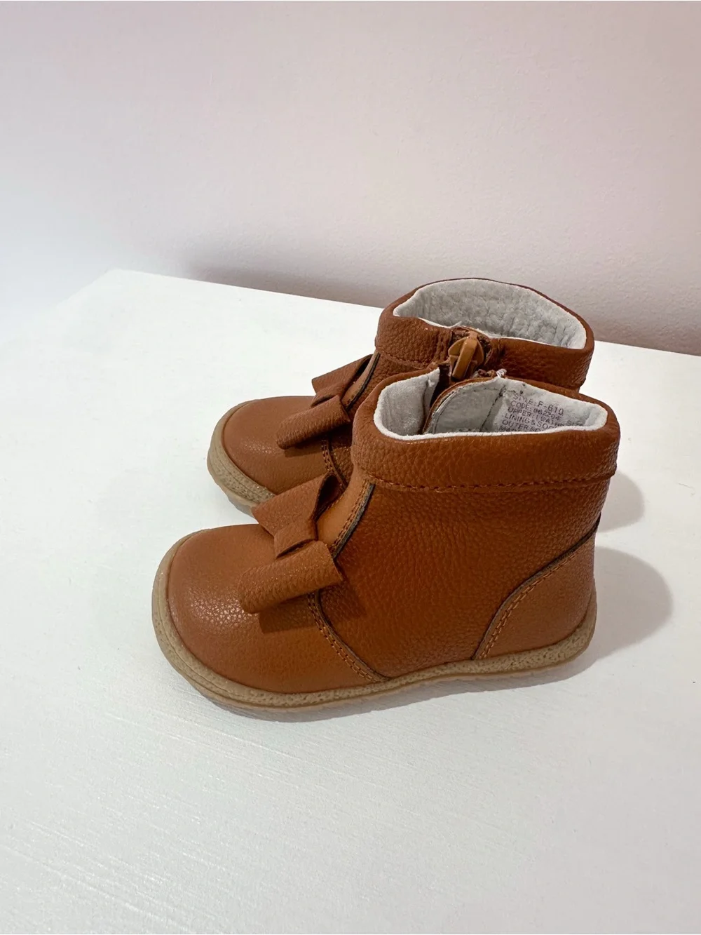 L’amour Emma Bow boots size 4 Excellent condition